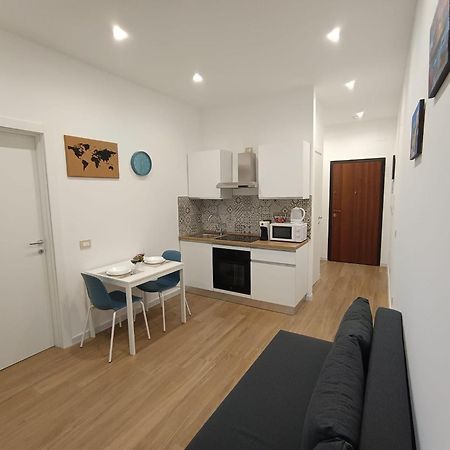 Dimora Crispi 70 Apartment Bari Exterior photo