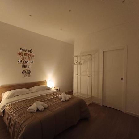 Dimora Crispi 70 Apartment Bari Exterior photo