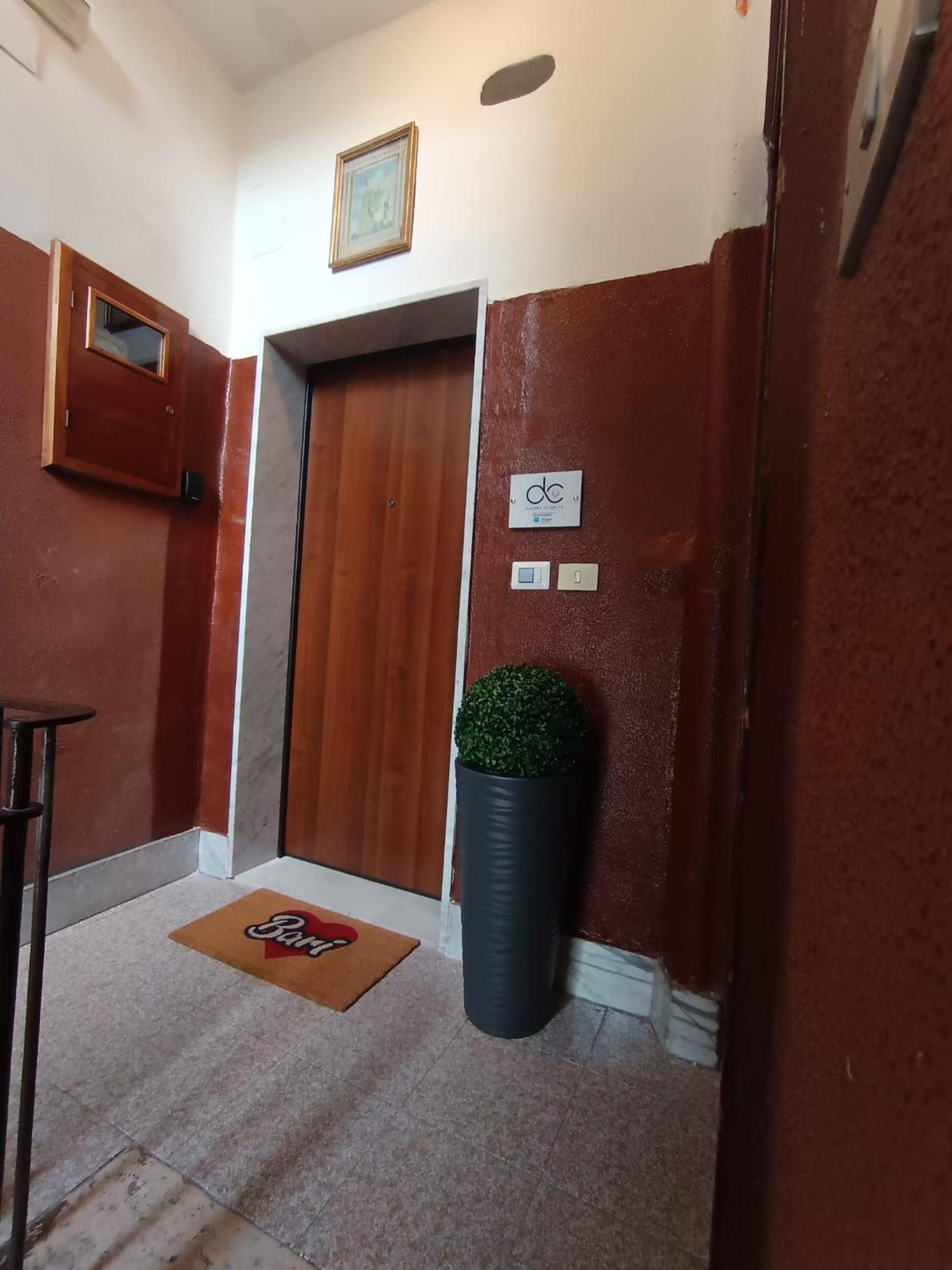 Dimora Crispi 70 Apartment Bari Exterior photo