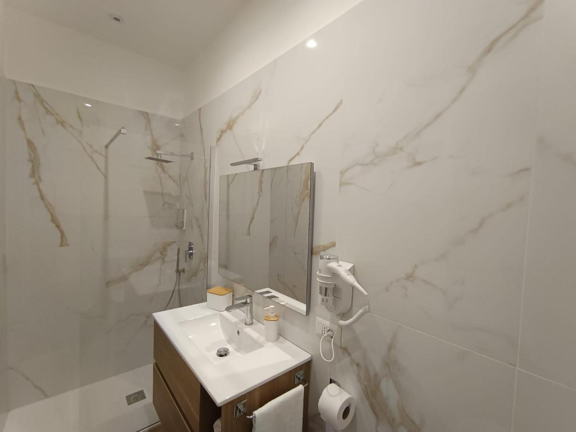 Dimora Crispi 70 Apartment Bari Exterior photo