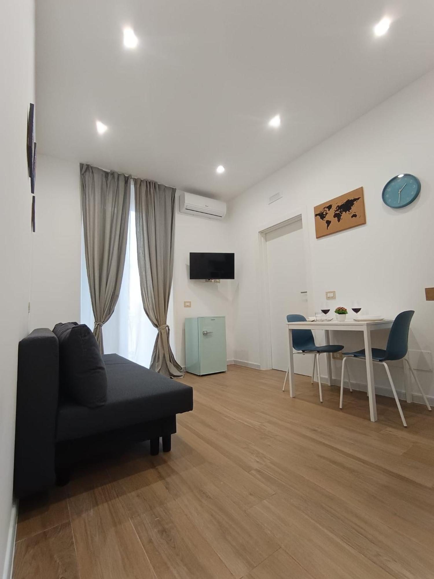 Dimora Crispi 70 Apartment Bari Exterior photo